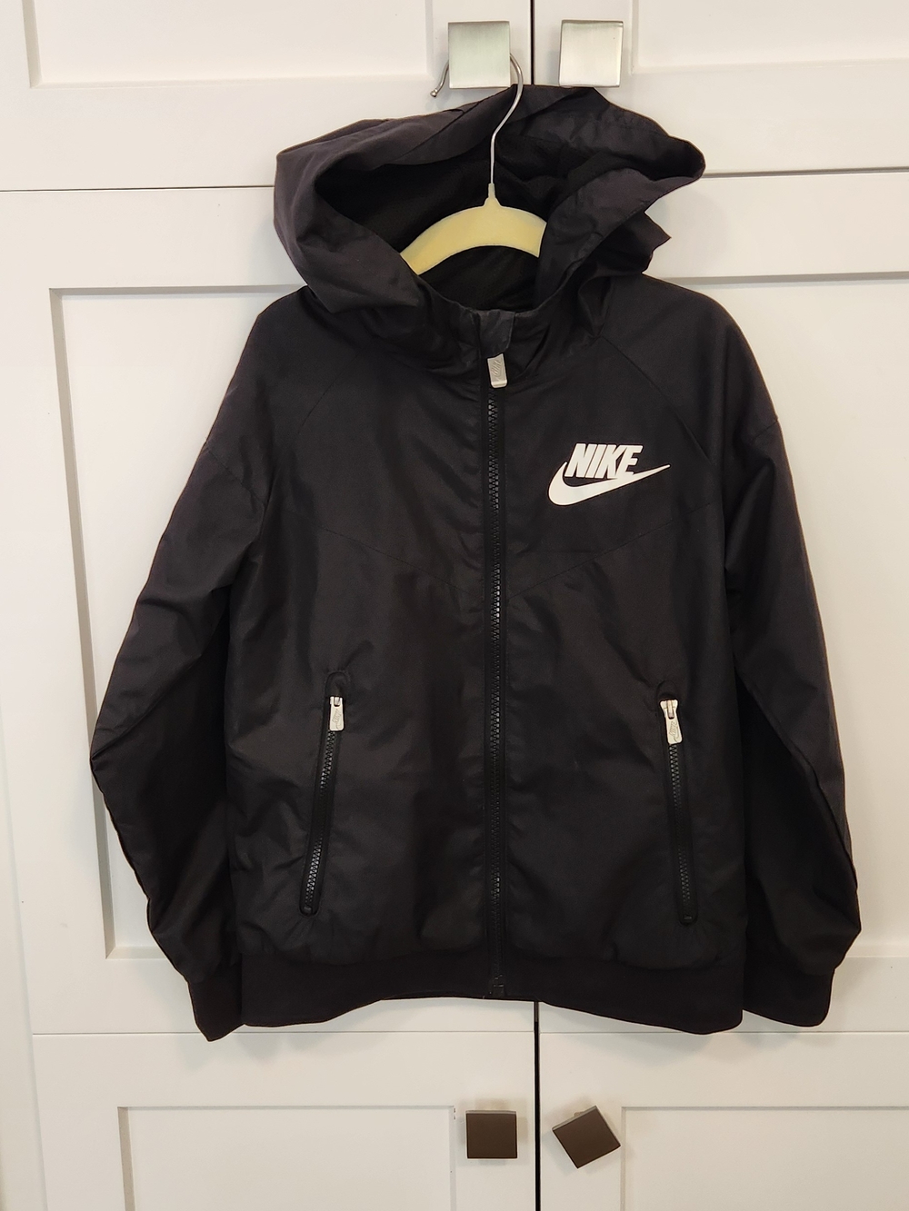 Nike Kids Hooded Jacket — Black — M/6 (5–6Y)